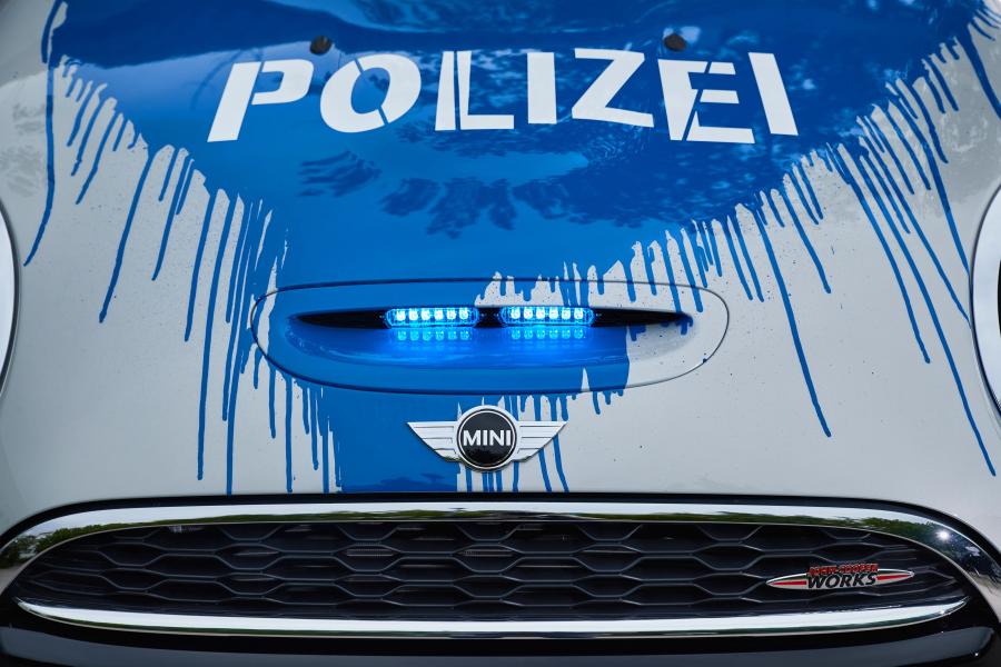 Детали экстерьера Mini John Cooper Works Polizei (F56) 2018 года  (фото 5 из 13)